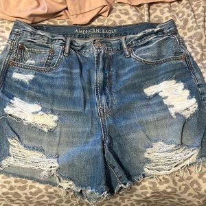 American Eagle 90s Boyfriend Shorts